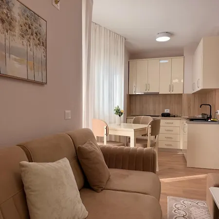 Apartment Elegant In *