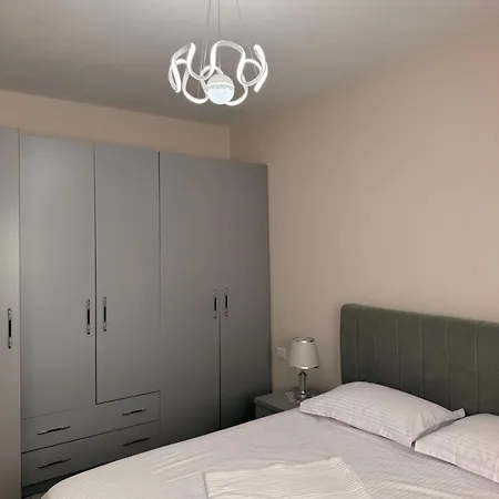 Elegant In Apartment Tirana